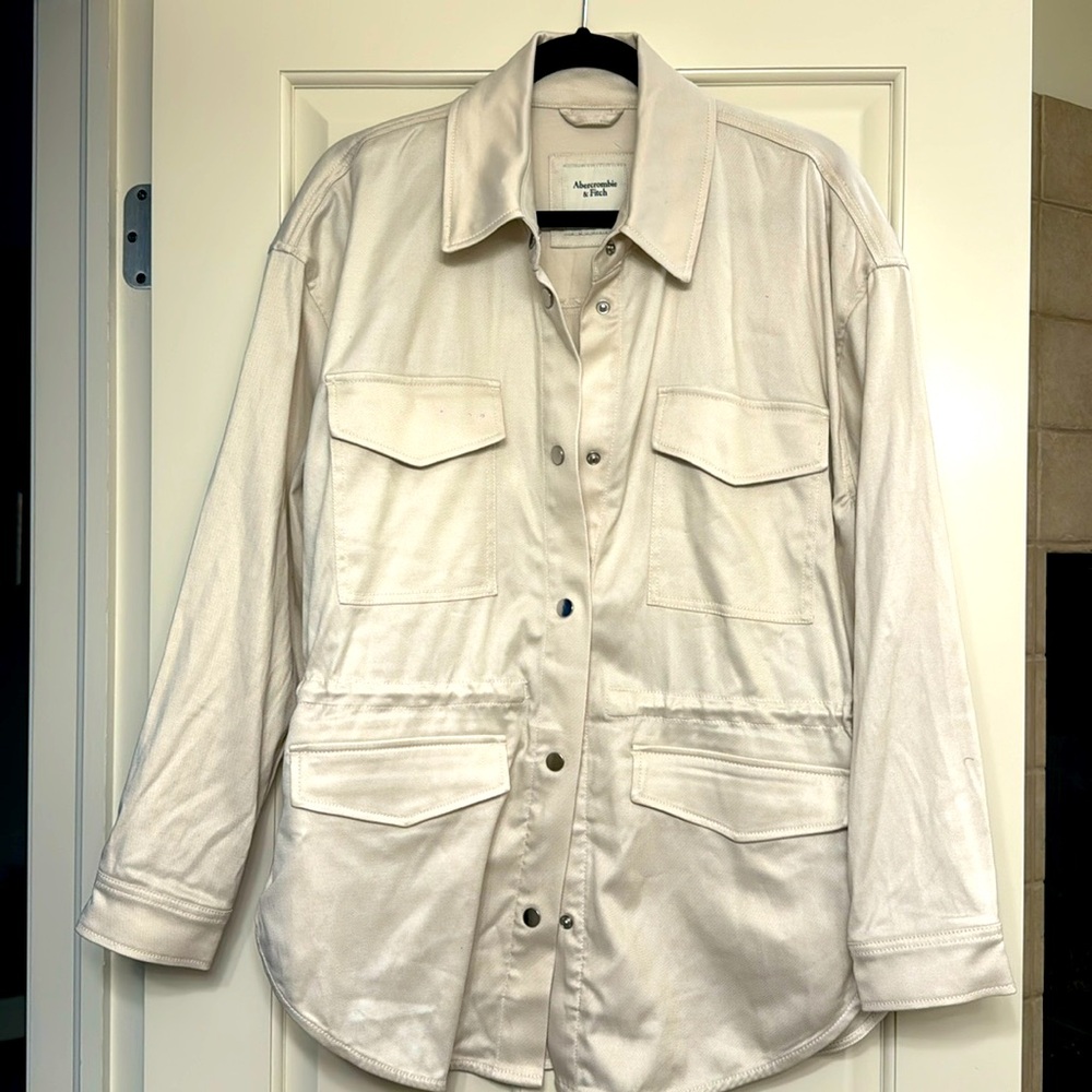 Abercrombie & Fitch women’s cargo jacket in off white cream size XL